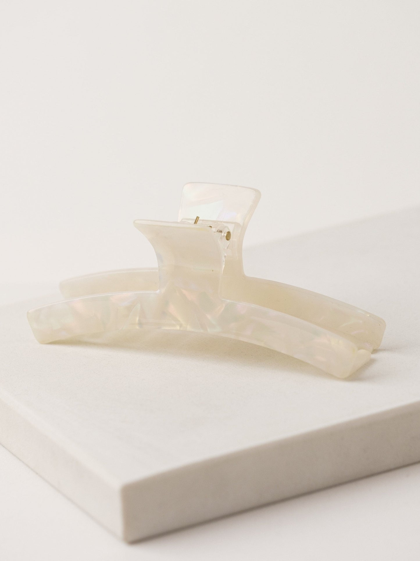 Gwen 4" Claw Clip