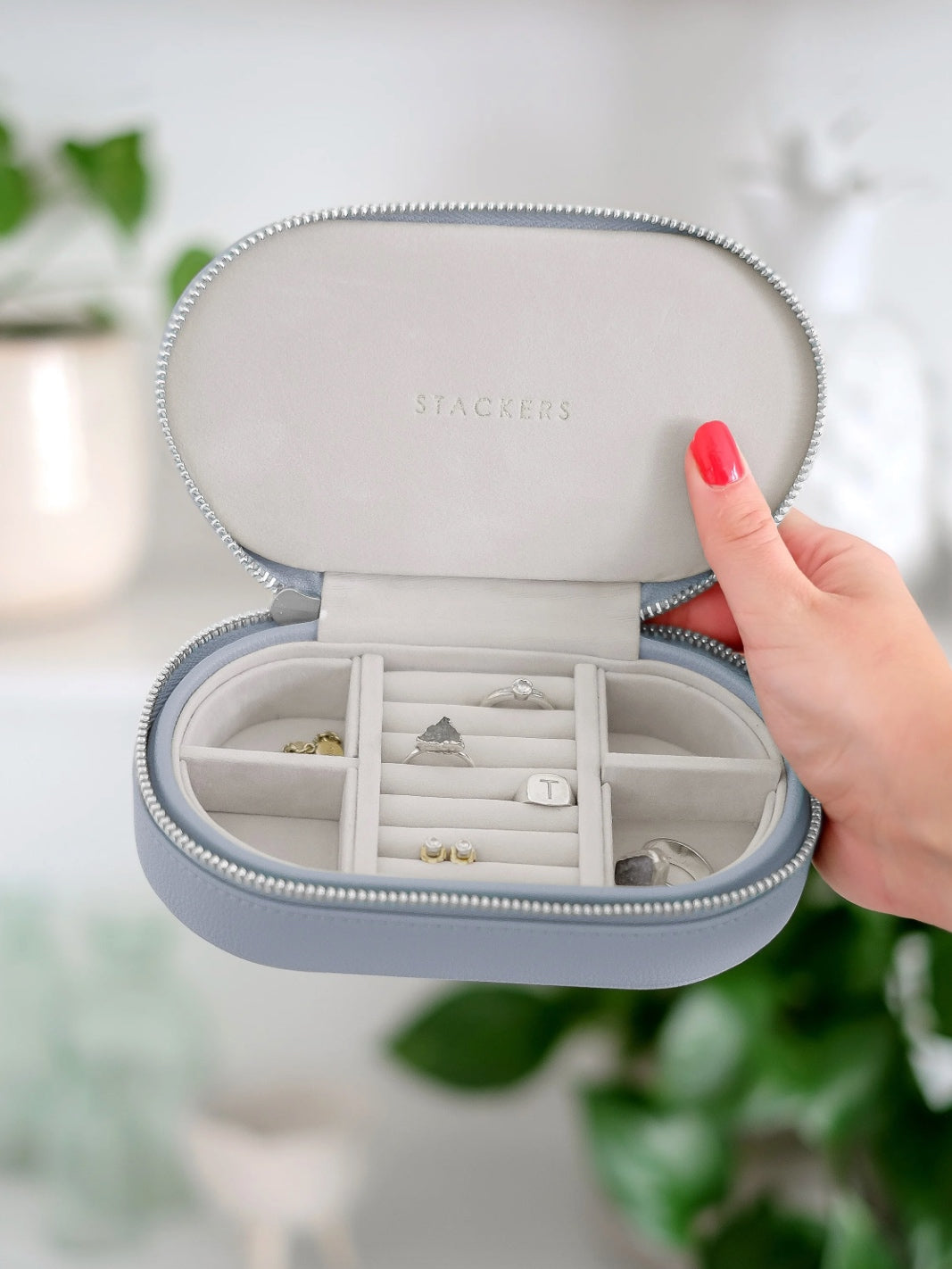 Oval Travel Box